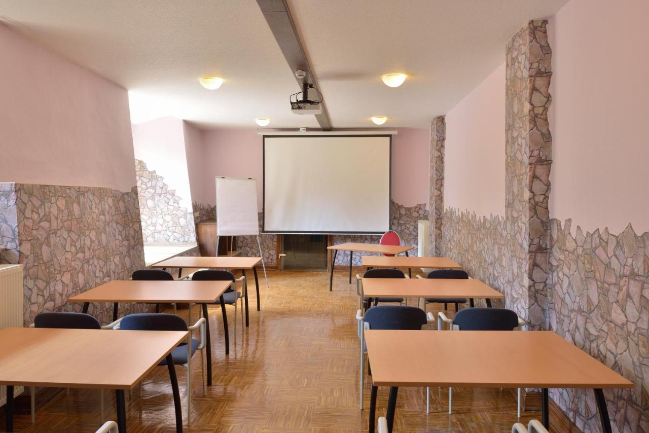 Hotel Schloss 3*